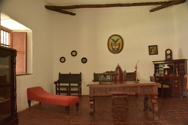 Estudio del papá de Efraín.