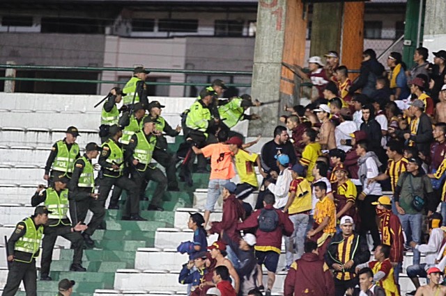 Altercados con la hinchada visitante