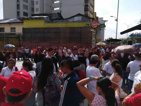 Educadores marchan por un mejor trato Educadores marchan por un mejor trato