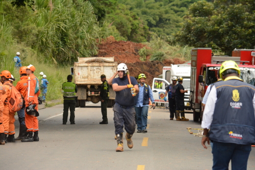 200 socorristas apoyaron las labores de rescate. 