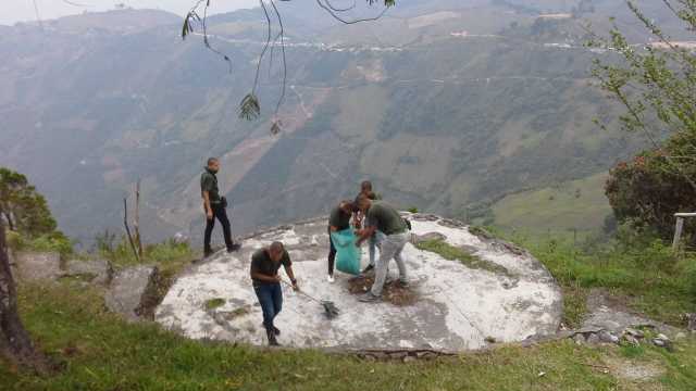 aguaaslimpiaronelmonserrate