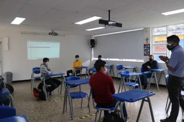 El Smart Campus (aula inteligente) es un equipamiento tecnológico que apoya el aprendizaje de los estudiantes de la red Aspaen a