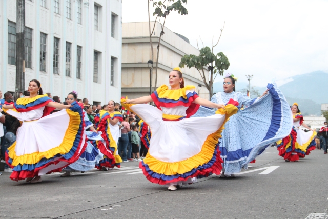La cultura colombiana también se hizo presente en el desfile