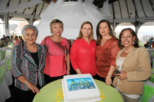 Amilbia Cardona Urrea, Margarita González de Restrepo, Luz Marina Cárdenas, Eulises Castaño Echeverri y Luz Stella Muñoz.