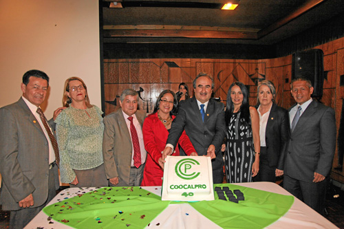 José Ricaurte Ospina; Mariela Echeverri; Alberto Ruiz; Alejandra Ospina; Jorge Mario Sierra Quiroz; Claudia María Ávila, gerente