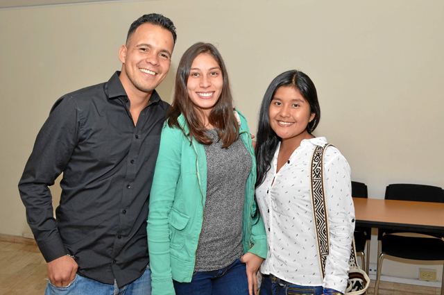 Elmer Adames, Alexandra Zuluaga y Victoria Leticia Lasso.