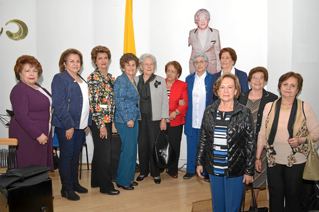 Mery Idárraga de Blanco, Teresa Jaramillo, María de los Ángeles López, Magnolia Serna de Castaño, Leonisa Ramírez, Ruby Tobón, R