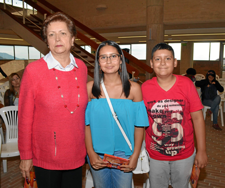 Myriam González Ramírez, Camila González Vélez y Sergio González Vélez.