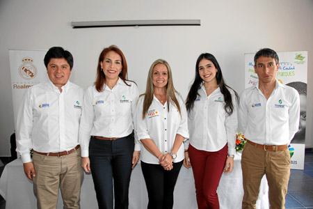 Rodrigo Yepes, María Elsa Vallejo, Adriana Arango Gómez, Daniela Cepeda y Pablo Sánchez. 