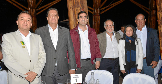 Marcelo Salazar Velásquez, presidente del Comité de Cafeteros de Caldas; Carlos Alberto Cardona, presidente de la Junta Directiv