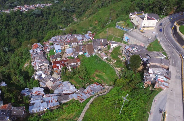 Sierra Morena, entre el sector de Fundadores y la quebrada Olivares. Sus casas están construidas en guadua, esterilla, plásticos