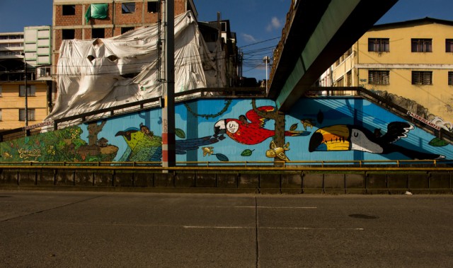 Mural de la avenida Paralela, cerca al centro