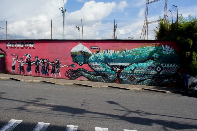 Mural ubicado cerca al estadio, por las canchas de Tenis