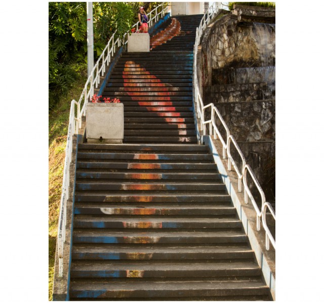 Escaleras que suben a la Torre al Cielo