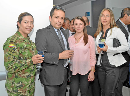 Capitán Paola Cardona Montes, Wilson Cárdenas Hurtado, Ángela María Plazas y Paula Chica Serna.
