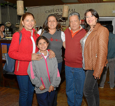 María Eugenia García Gómez, Martha Beltrán Sierra, César Freddy Quintero Osorio, Luz Elena García Gómez y Rafaela Beltrán Sierra