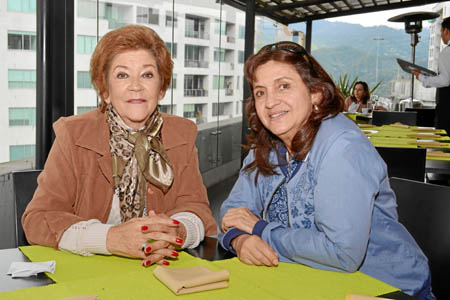 Diana Duque de Ocampo y Blanca Elena Chaparro.