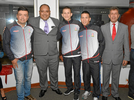 Javier Cardozo; Carlos Zapata; Cristian Calderón y Camilo Cano, de fútbol de sala, y Josué Serna Arias, de la Liga de fútbol.