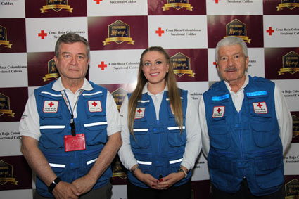 Fabián Escobar Montoya, presidente de la Cruz Roja seccional Caldas; Gildardo Armel Arenas, segundo vicepresidente, y Sharim Tor