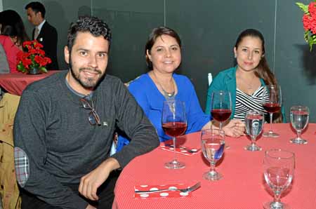 Milton Velásquez Arias, Ana María Villa Díaz y Patricia García Gómez.