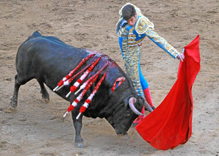 El español Alberto López Simón no le encontró el juego a los toros que lidió. 