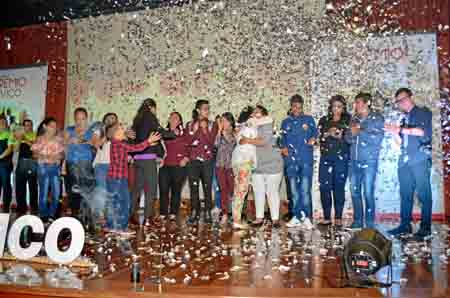 La Fundación comunitaria Huellas de vida fue la ganadora del Premio Cívico 2017, con el proyecto Luces por la paz y la reconcili