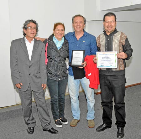 Germán Vallejo Obando; Blanca Lucía González Ríos y Luis Fernando Arango Duarte, del Museo del Barrio, y Carlos Adrián Barrios A