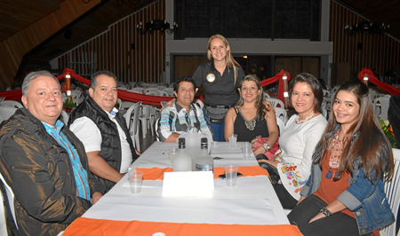 Gustavo Gallego, Rubiel Gallego, Hernando Gallego, Eliana Vera Gallego, Liliana Castrillón, Marina Osorio y Manuela Gallego.
