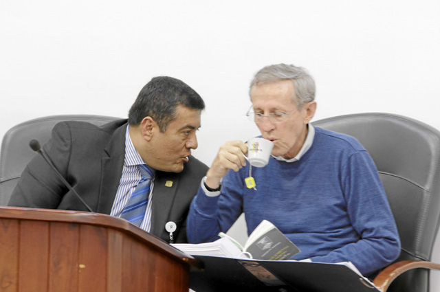 Navarro Wolf no se quería perder del debate