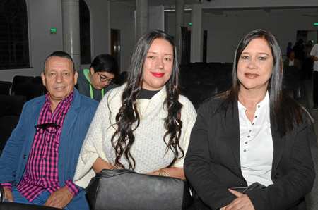 José Uriel Pineda, Viviana Pineda y Myriam Gaviria.
