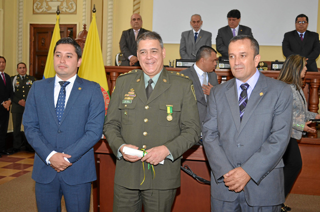 Ómar Andrés Reina y el mayor general Ricardo Alberto Restrepo Londoño.