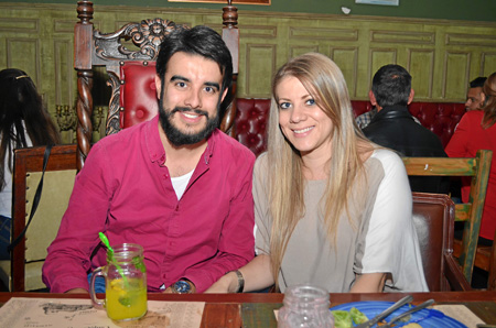 En el restaurante Candelaria se reunieron en una comida Leandro Osorio y Sharim Toro.