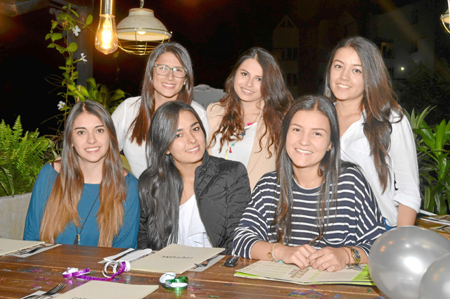 Laura Hernández, Laura Ríos, Camila Mejía, Lorena Londoño, Silvana Roncancio y María Camila Gálvez, quien fue homenajeada en el 