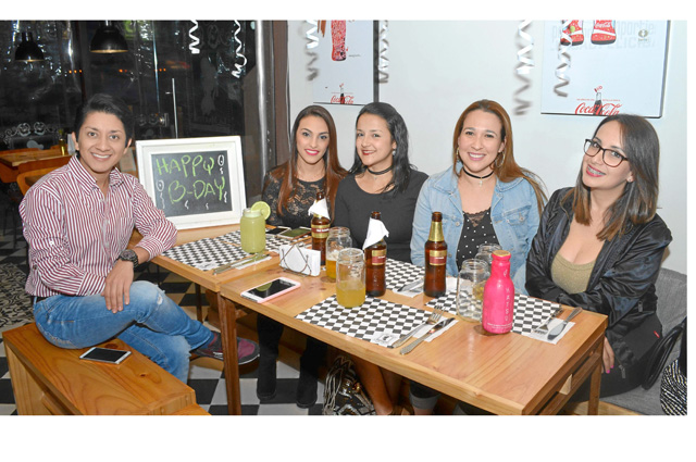 Horacio Laserna, Tatiana González, Marcela Valderrama y Diana Riveros se reunieron en el restaurante La Martina para celebra el 