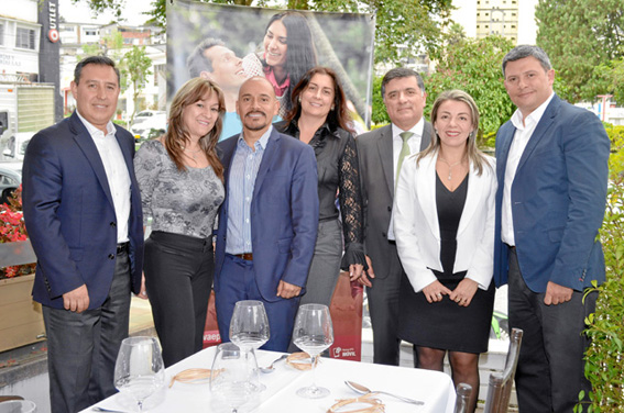 David Munévar, gerente de ventas Nueva EPS; Sandra Muñoz, directora de negocios corporativos Nueva EPS; José Mauricio Rincón, ge