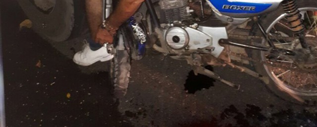 Murió contra el camión