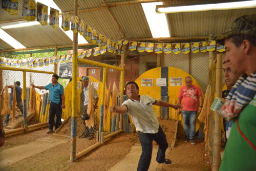 En las canchas de La Playita, en la vía a la vereda Llanitos, se desarrolla hasta hoy el I Campeonato Nacional de Tejo por Parej