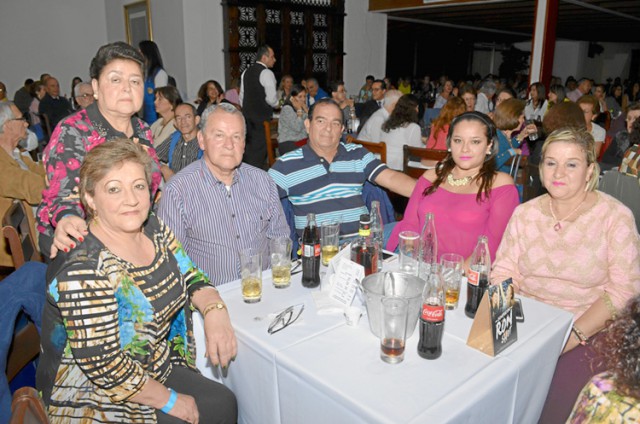 Luz Stella Villa, Amparo García, Jorge Hernán García, Gustavo Pava, Natalia Pava y Gloria García.  