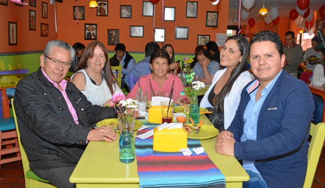 El D.F. Comida mexicana Jesús María Arcila, Ofelia Patiño Patiño, Adiela Velásquez Barrero, Lorena Velásquez Velásquez y Diego F