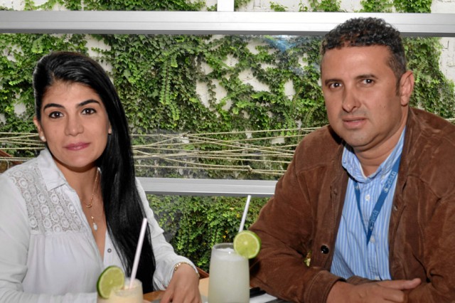 Ana María Idárraga Gómez le celebró el cumpleaños a Álvaro Pío Sossa en el restaurante Buffalo Serrano.