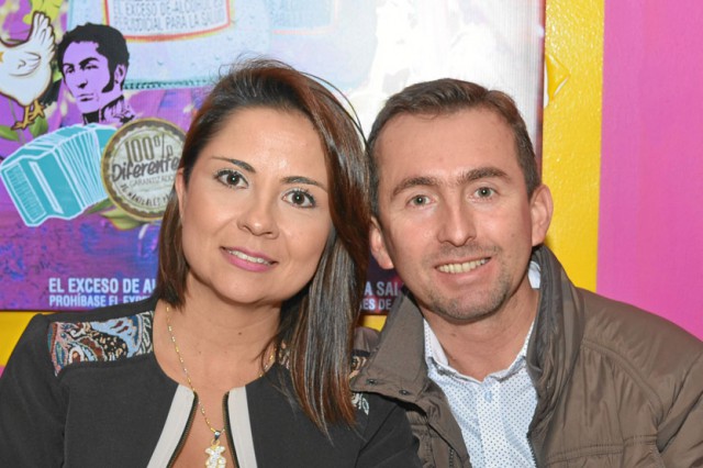 En el restaurante Érase una vez se reunieron los esposos Luz Enid Echeverry y José Castaño.