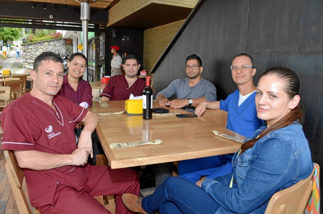 Fabián López, Mónica Isaza, Esteban Corredor, Julián Vanegas, Cristian López y Diana Franco, del Instituto Cardiovascular Colomb