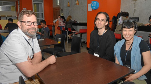 Tiler Fox, Carlos Castellanos y Elizabeth Demaray, de Estados Unidos.