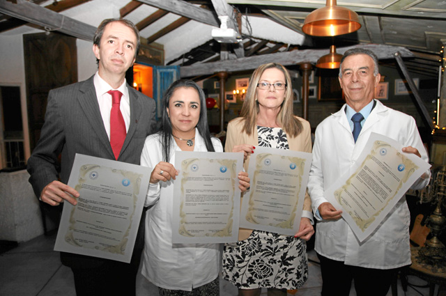 Durante el evento se entregaron reconocimientos a socios destacados en el desempeño de su profesión. Ricardo Andrés Correa; Sand
