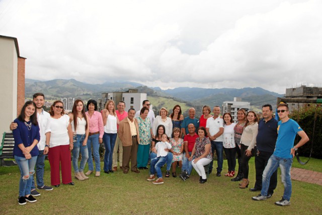 Fotos | Argemiro Idárraga | LA PATRIA Asistentes a la celebración del cumpleaños de Luz Mery Giraldo.