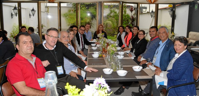 Fotos | José Fernando Tangarife | LA PATRIA  En el restaurante L’Angevin se reunieron funcionarios de Red Ritmos y Telesalud de 