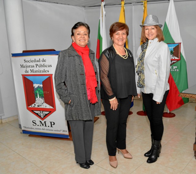 Nidia Castillo Uribe, Adela María Ceballos Peñaloza y Marina Jiménez Buitrago.
