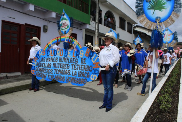 Homenaje a los tejedores.