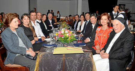 Leonor Jaramillo, María Luisa Botero, Santiago Mejía, Simón Jaramillo, María Mercedes Londoño de Gutiérrez, Julián Gutiérrez, Ju