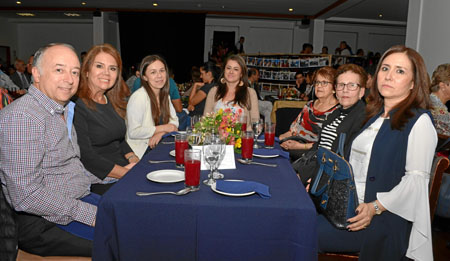 Mauricio Barrientos, Gloria Rocío Vega, Pilar Trujillo, Sandra Patricia Valencia, Rosita Gómez, Mariela Cano y Yamile Duque.